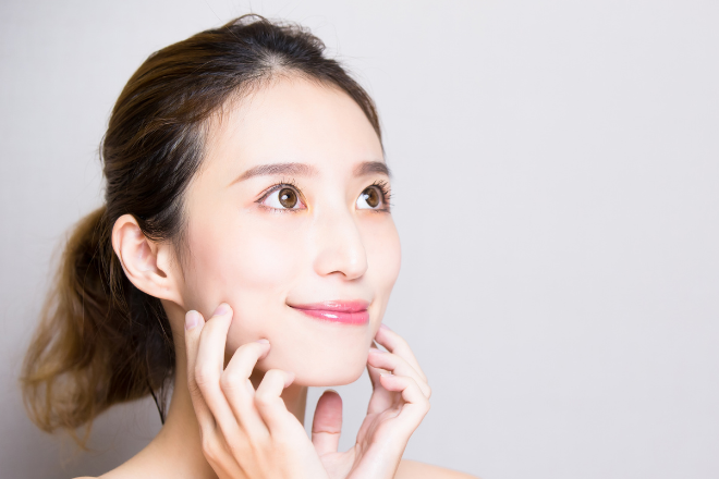信頼できる医師のもとでヒアルロン酸注入を行う